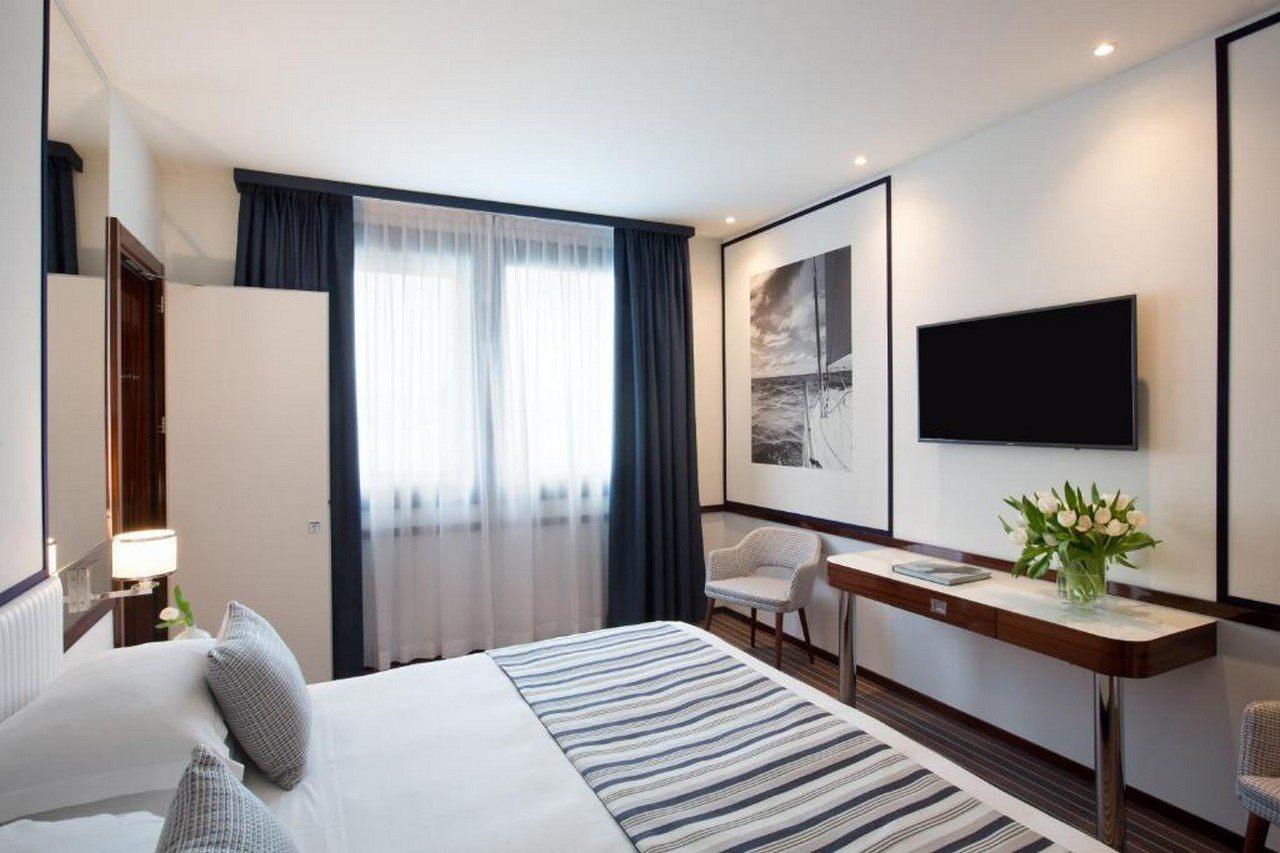 Starhotels President Genova Esterno foto