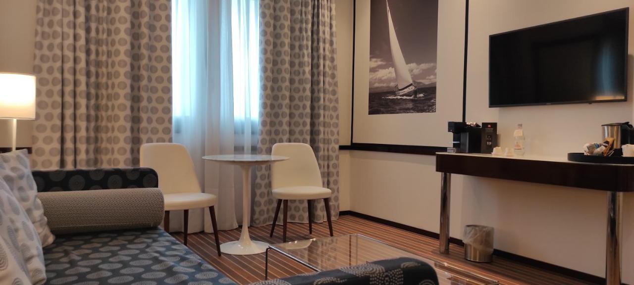 Starhotels President Genova Esterno foto