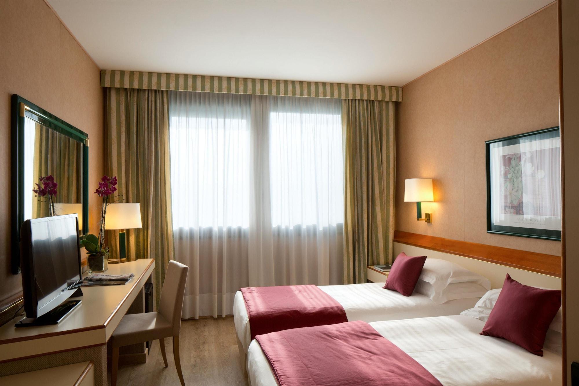Starhotels President Genova Esterno foto