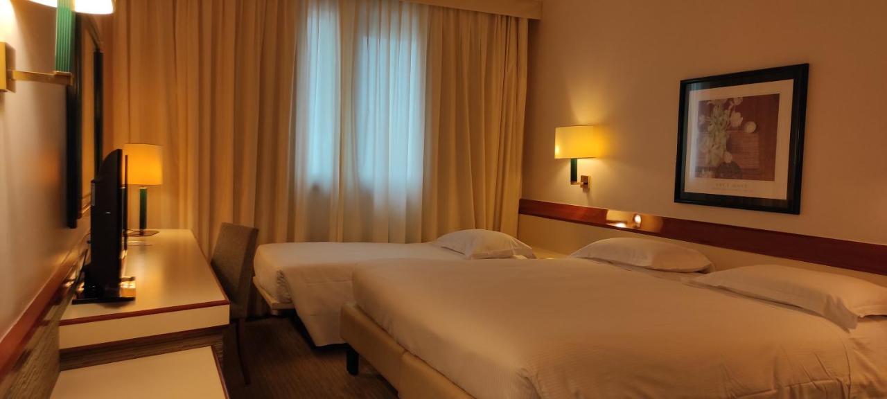 Starhotels President Genova Esterno foto
