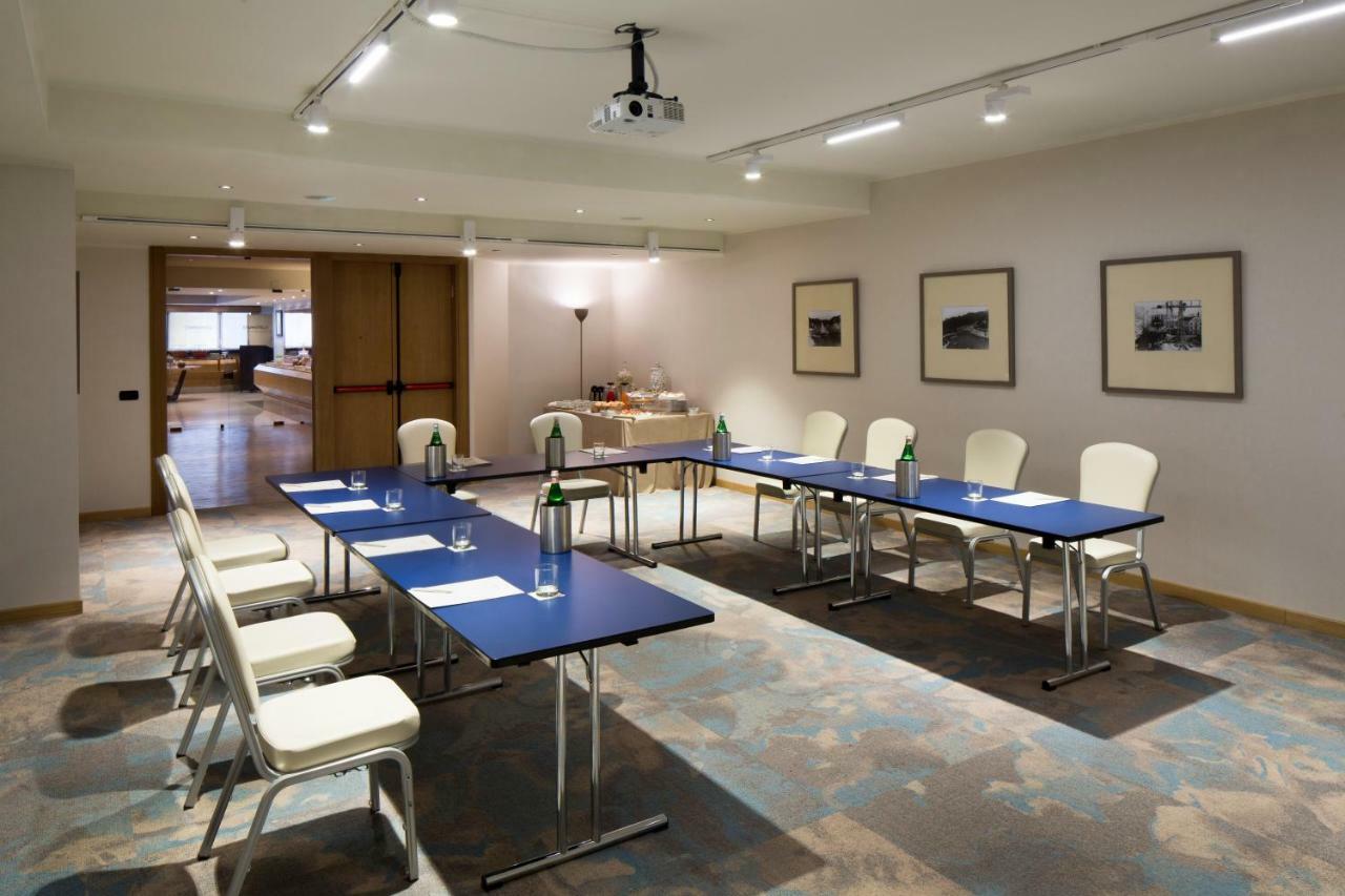 Starhotels President Genova Esterno foto